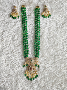 ABARNA necklace (emerald)