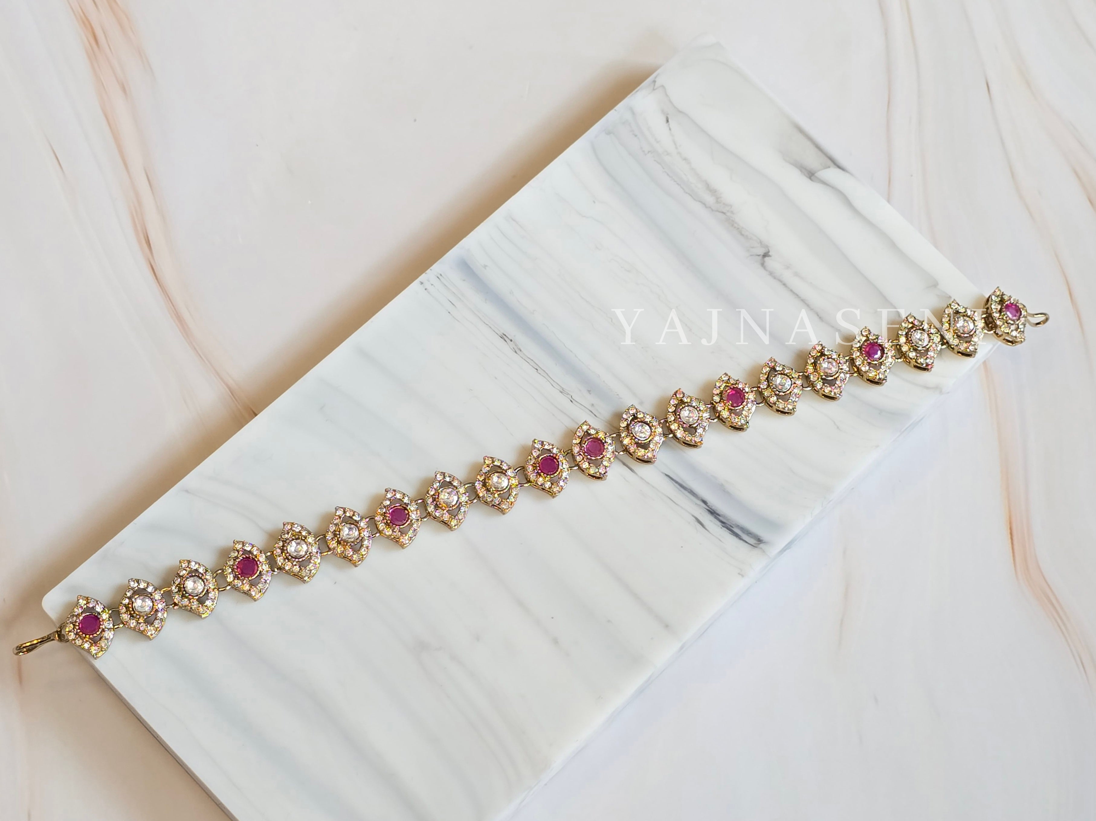 Sheeshpatti - HEERA (Rani)