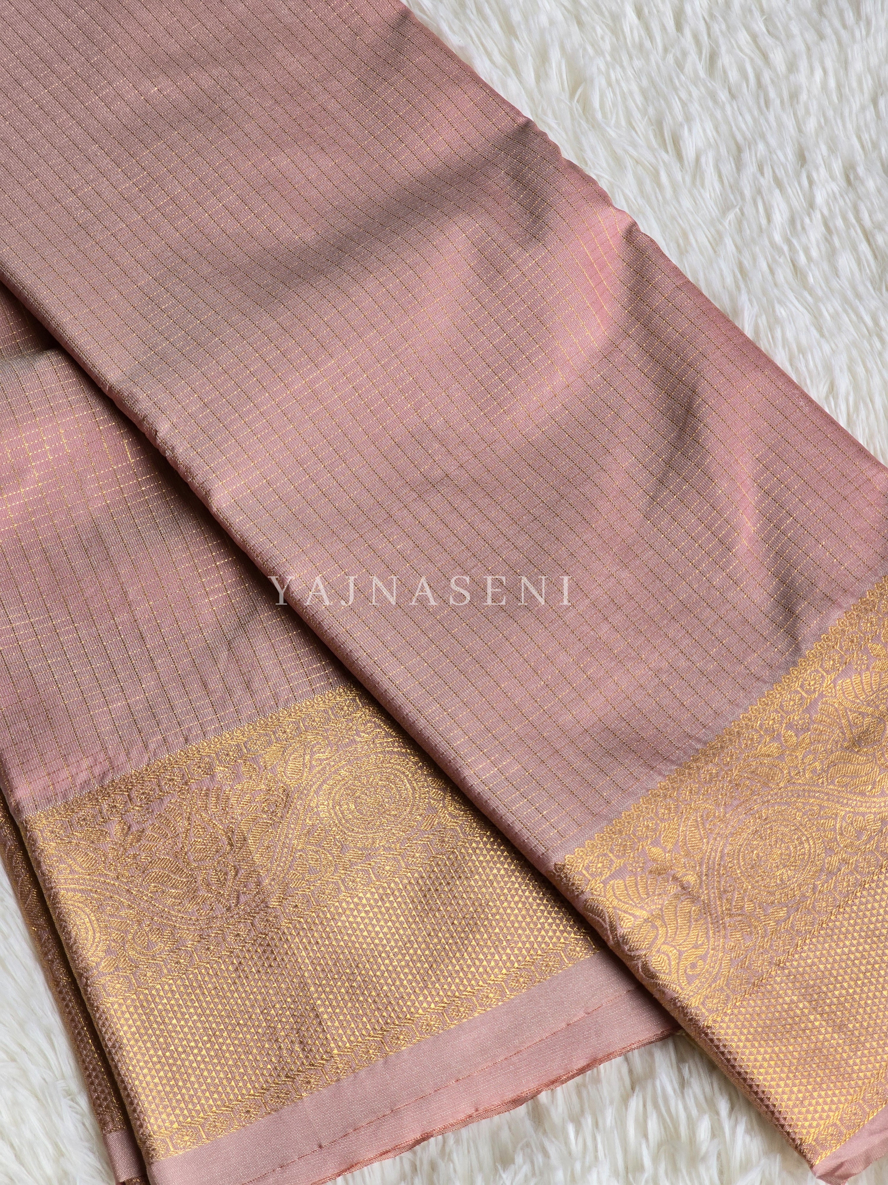 Vaira oosi x Checkered Saree - Blush
