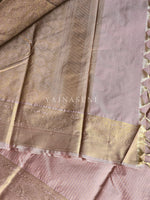 Load image into Gallery viewer, Vaira oosi x Checkered Saree - Blush
