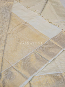 Vaira oosi x Checkered Saree - Ivory