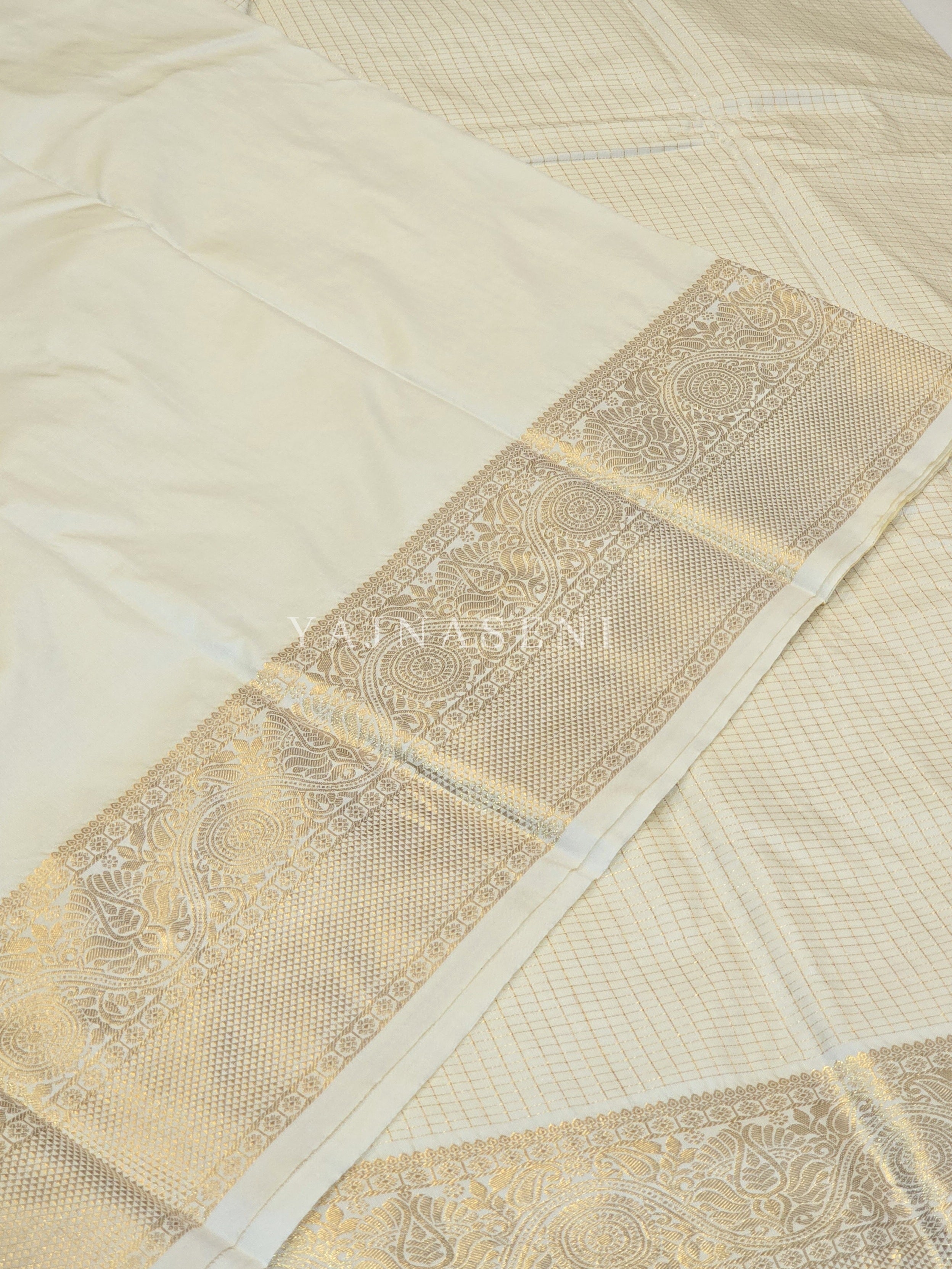 Vaira oosi x Checkered Saree - Ivory