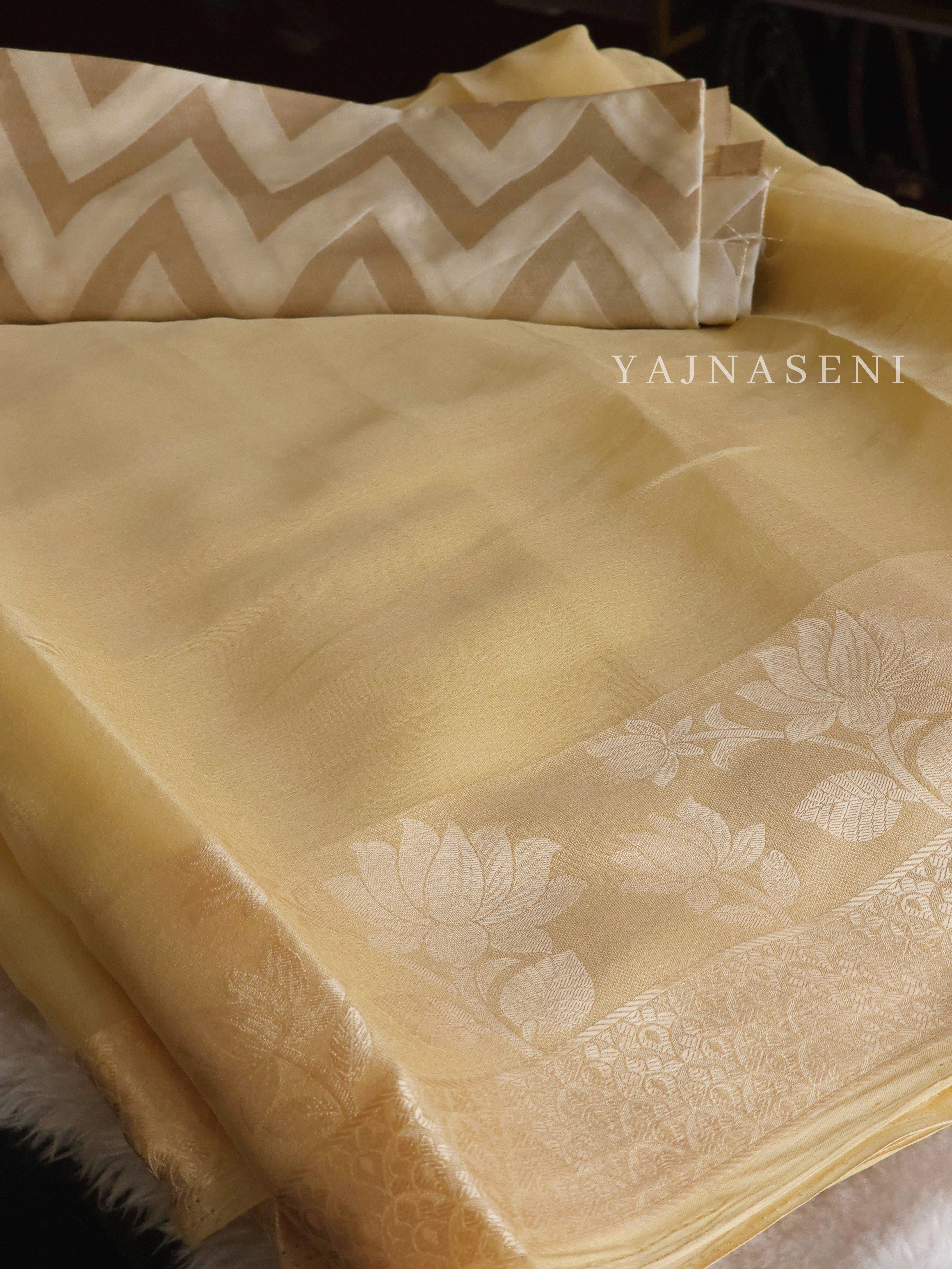 Organza silk pastel saree x sequins - Cream Gold