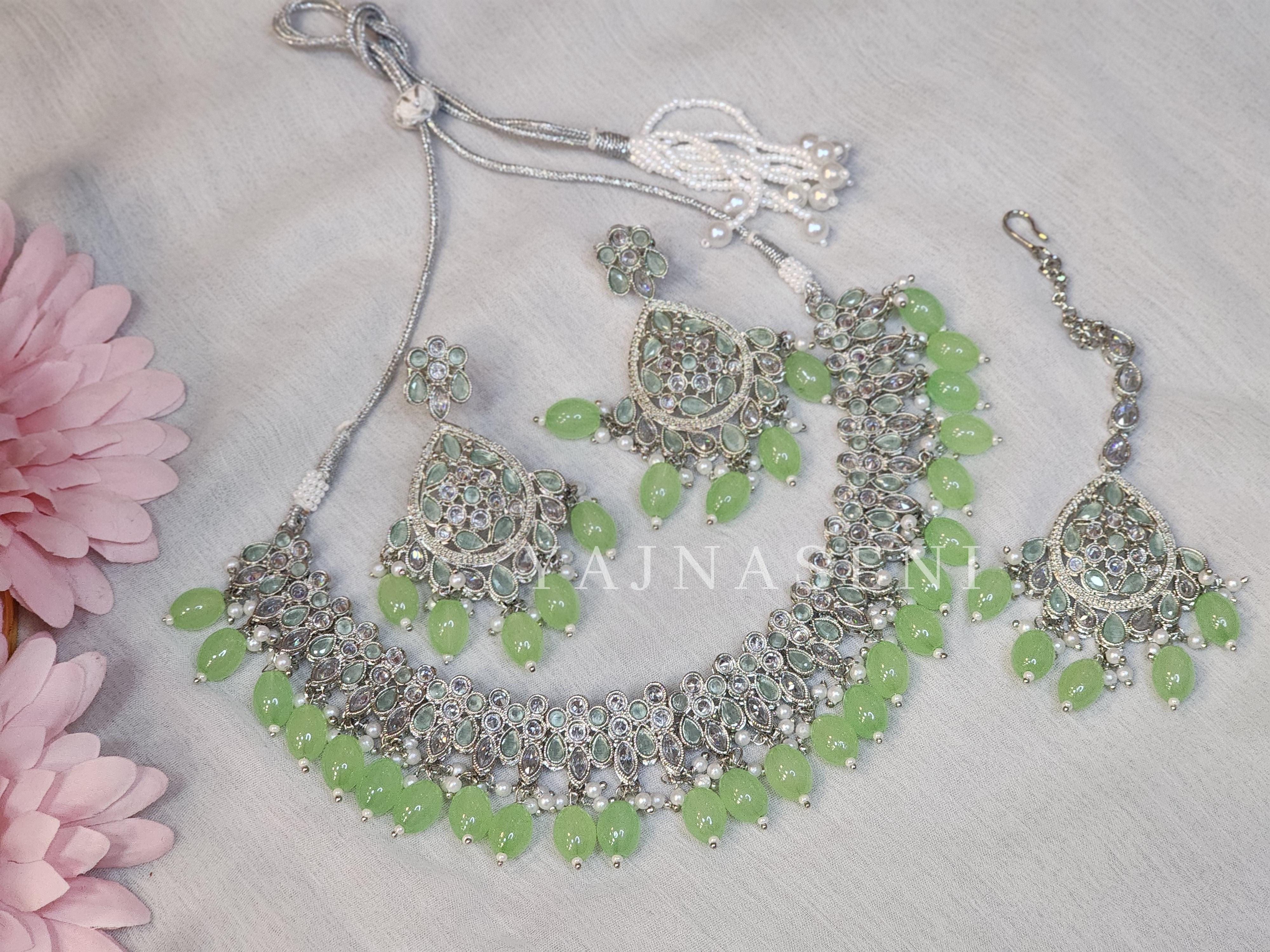 SHIFANA - silver x pastel green