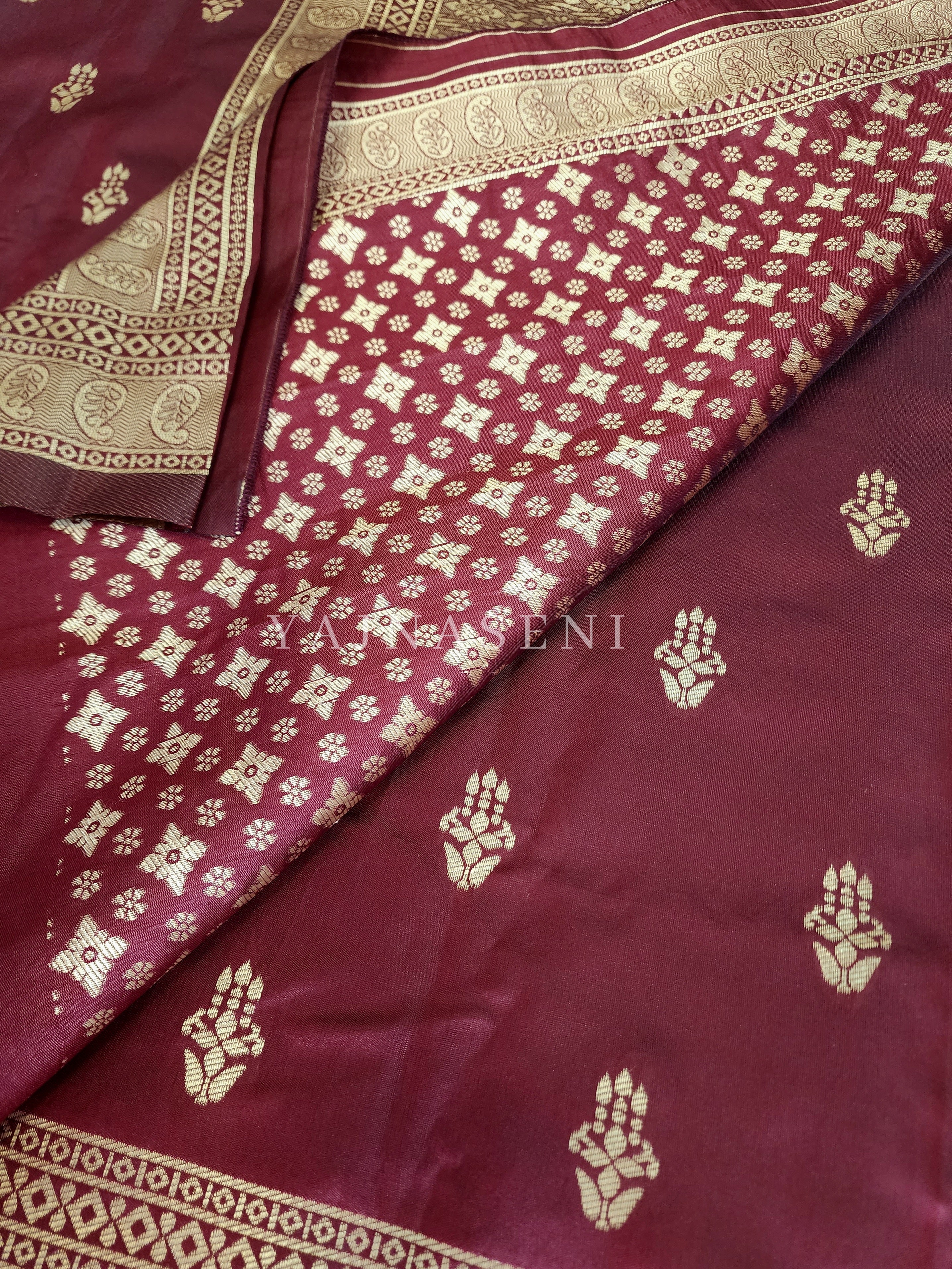 Litchi silk saree - Maroon