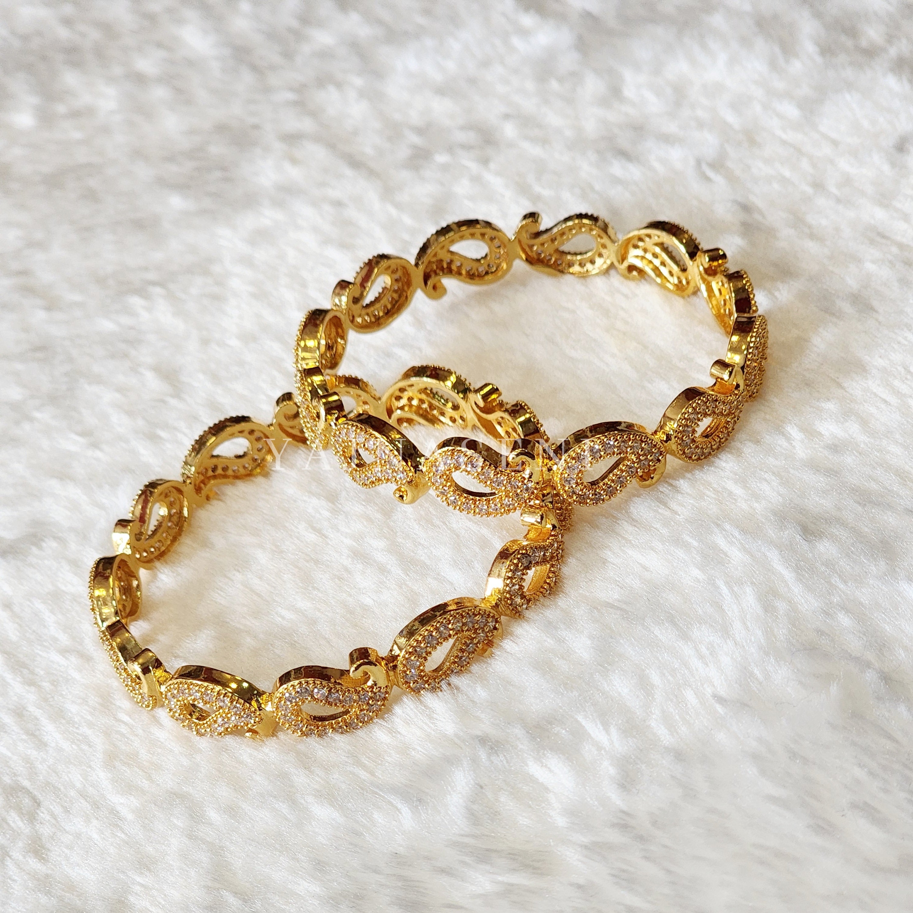 MENAGA - pair of bangles