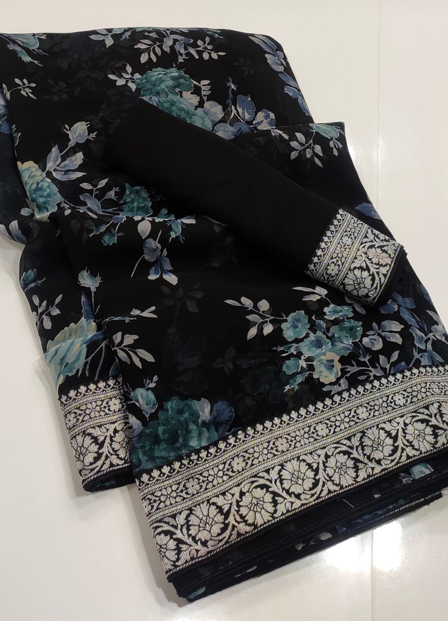 Floral x Chiffon Saree : Black