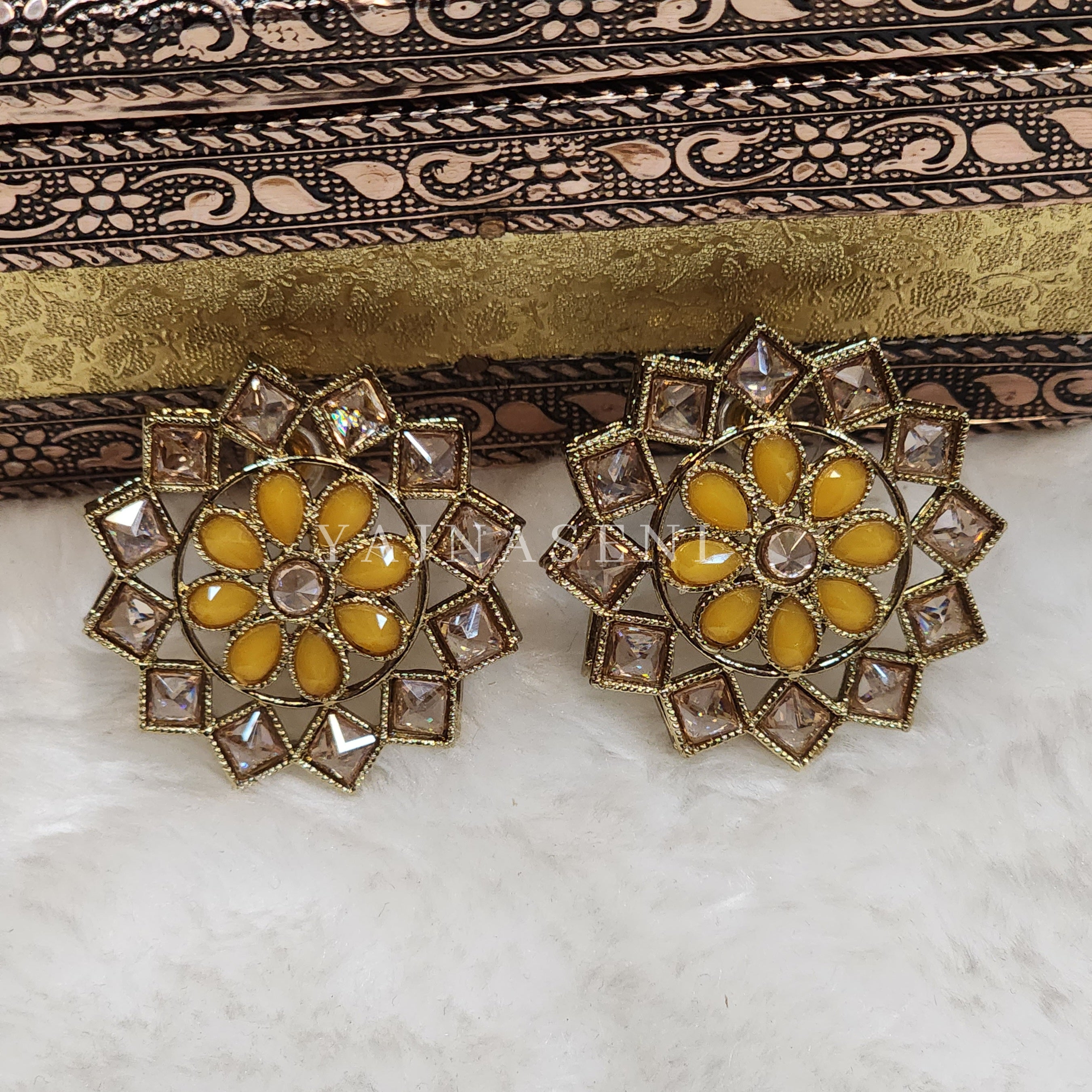 KRITI studs (mango)