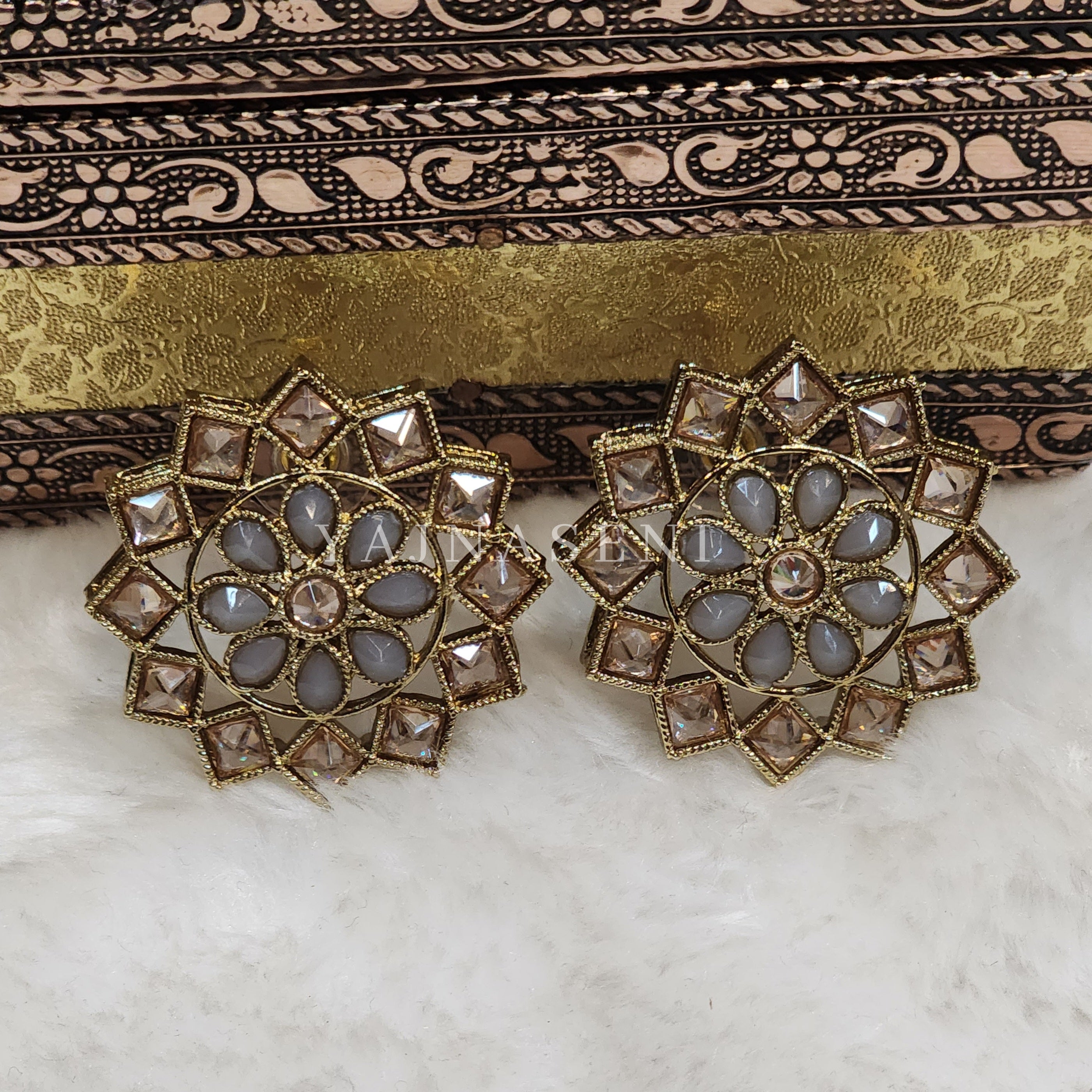 KRITI studs (grey)