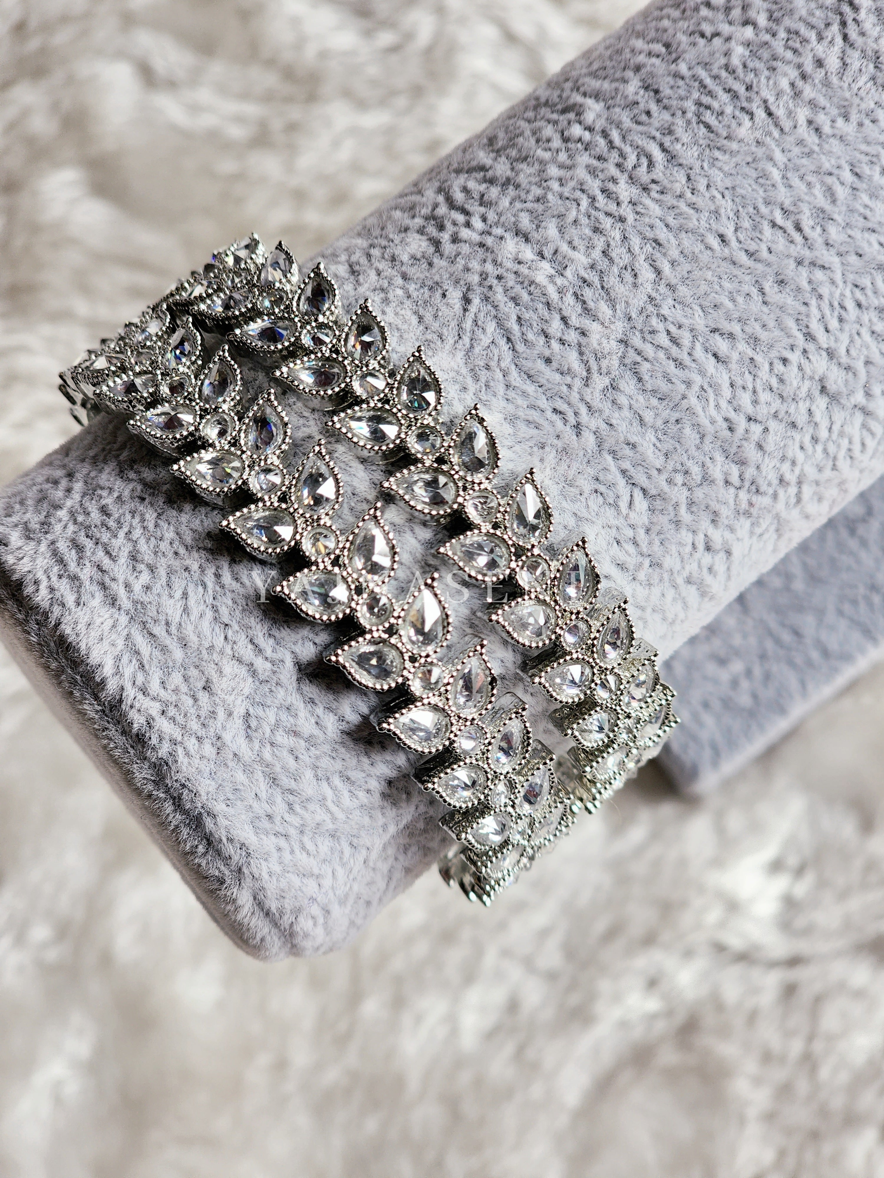 NAOMI - pair of bangles (silver)
