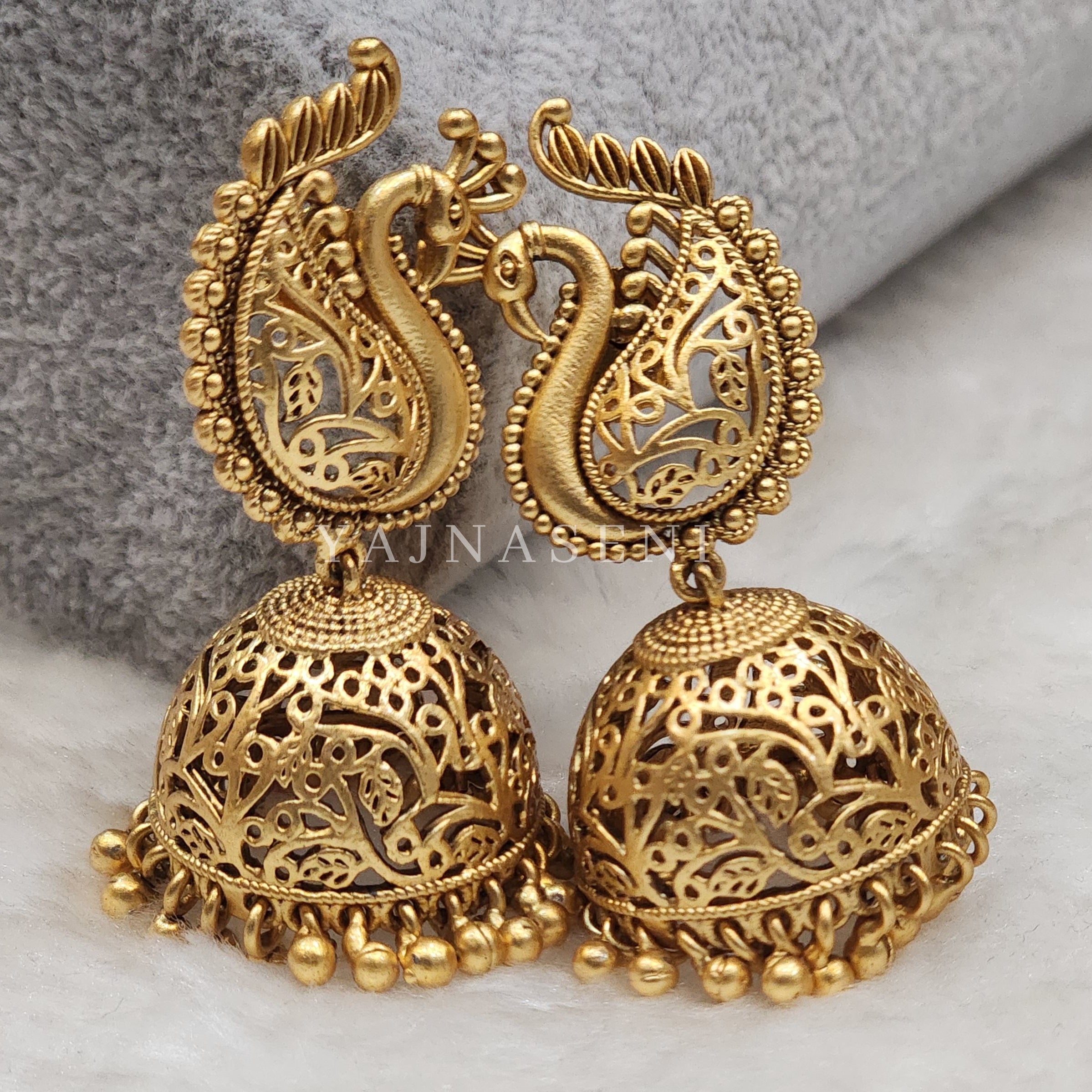 KEERTHI jimikkis (gold)