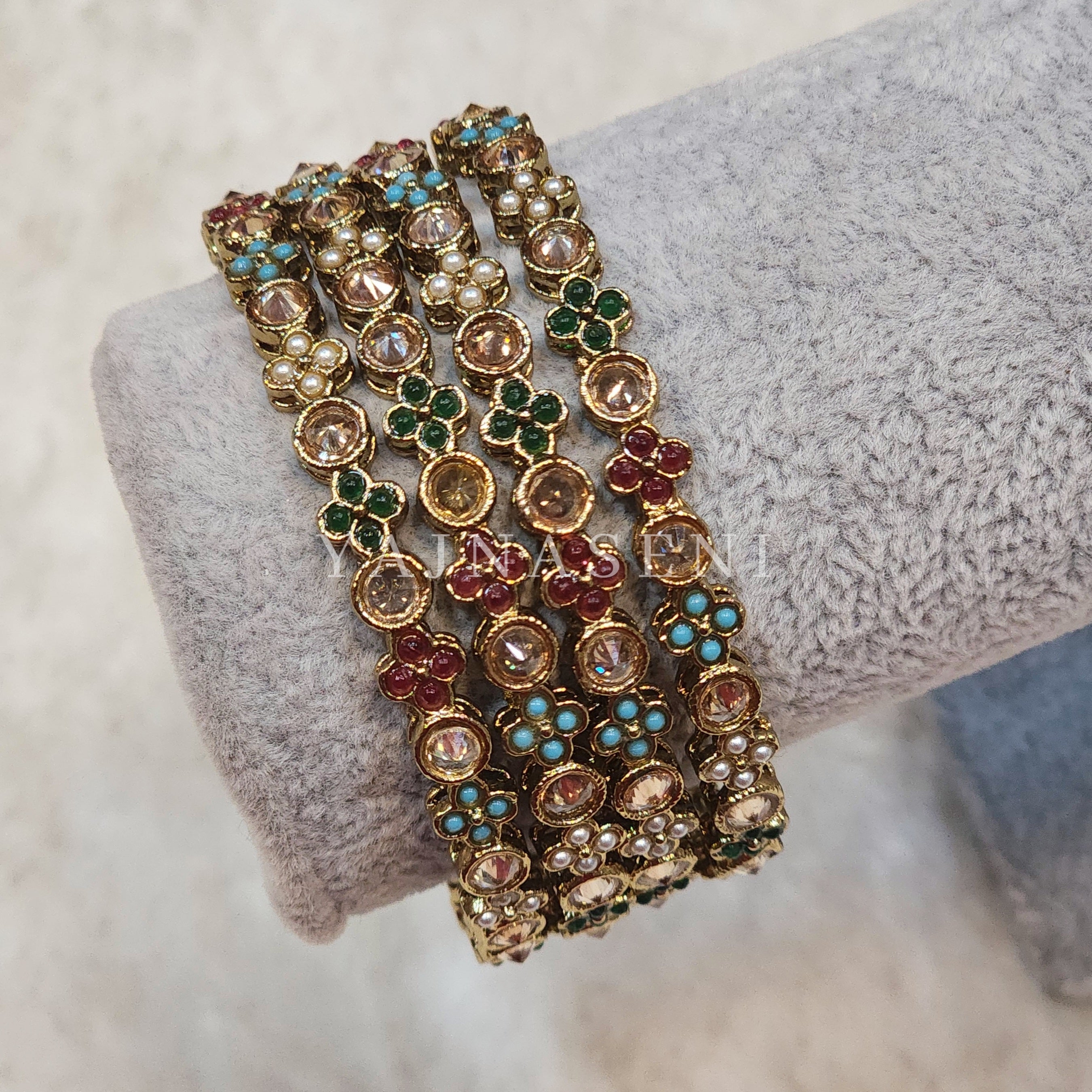 HEERA - set of 4 bangles (multicolour)