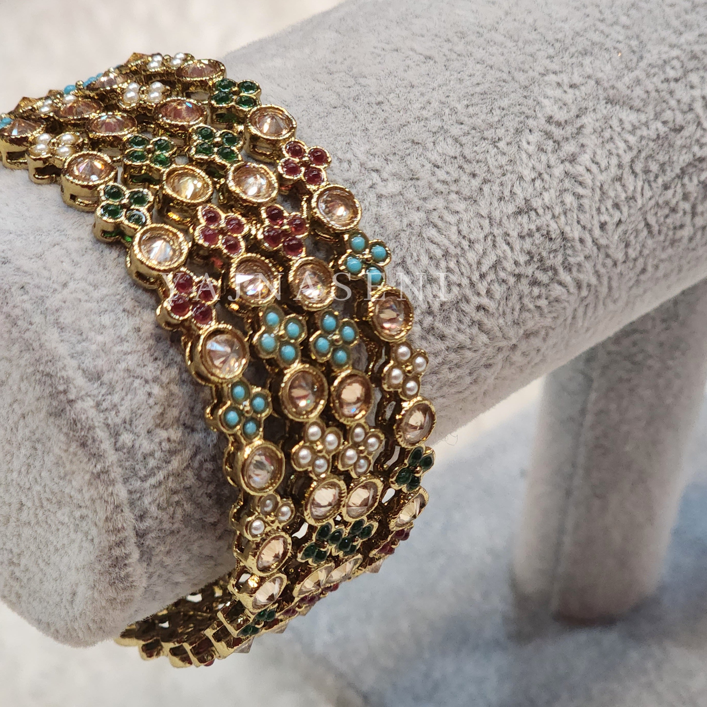 HEERA - set of 4 bangles (multicolour)