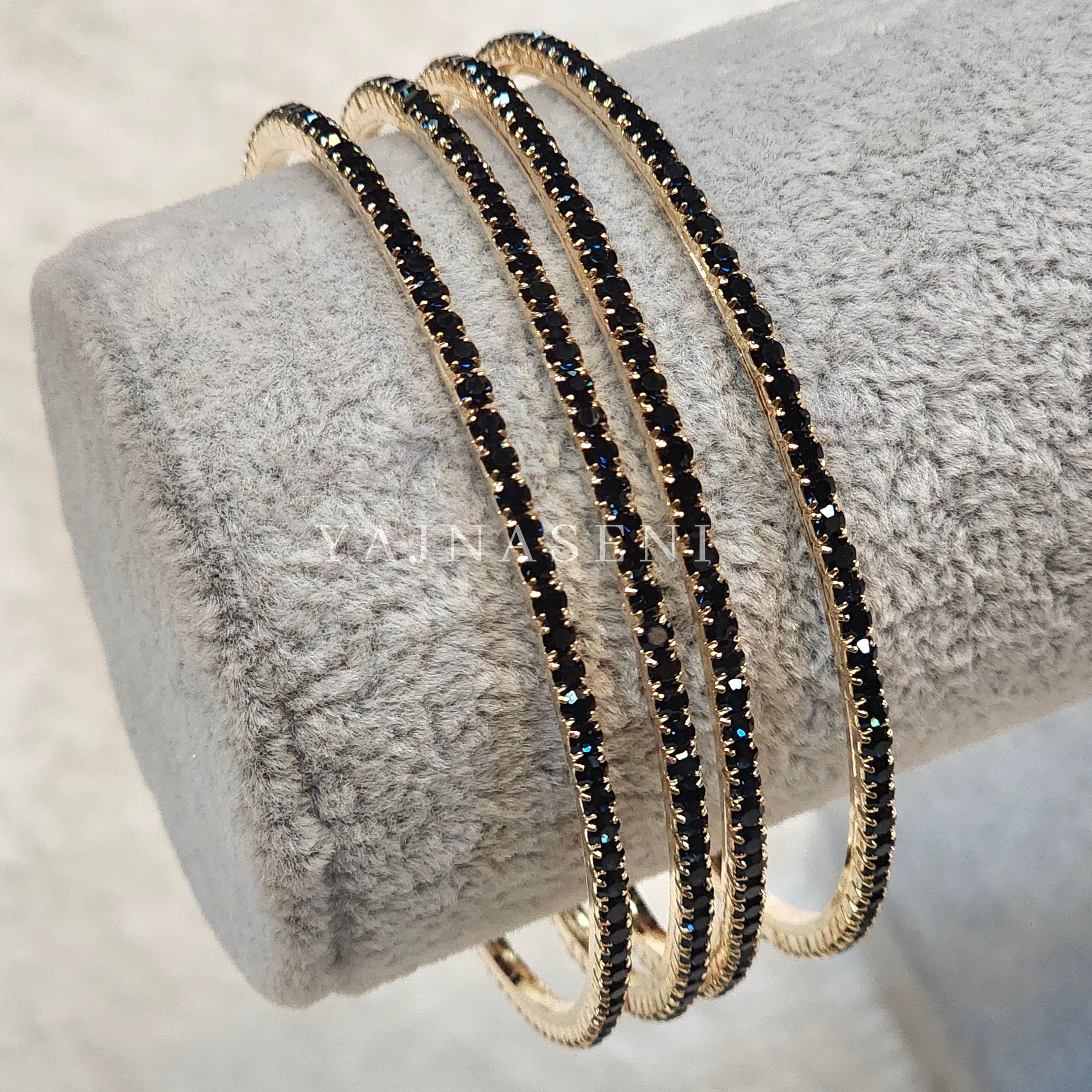 MADONNA - set of 4 thin bangles (blue)