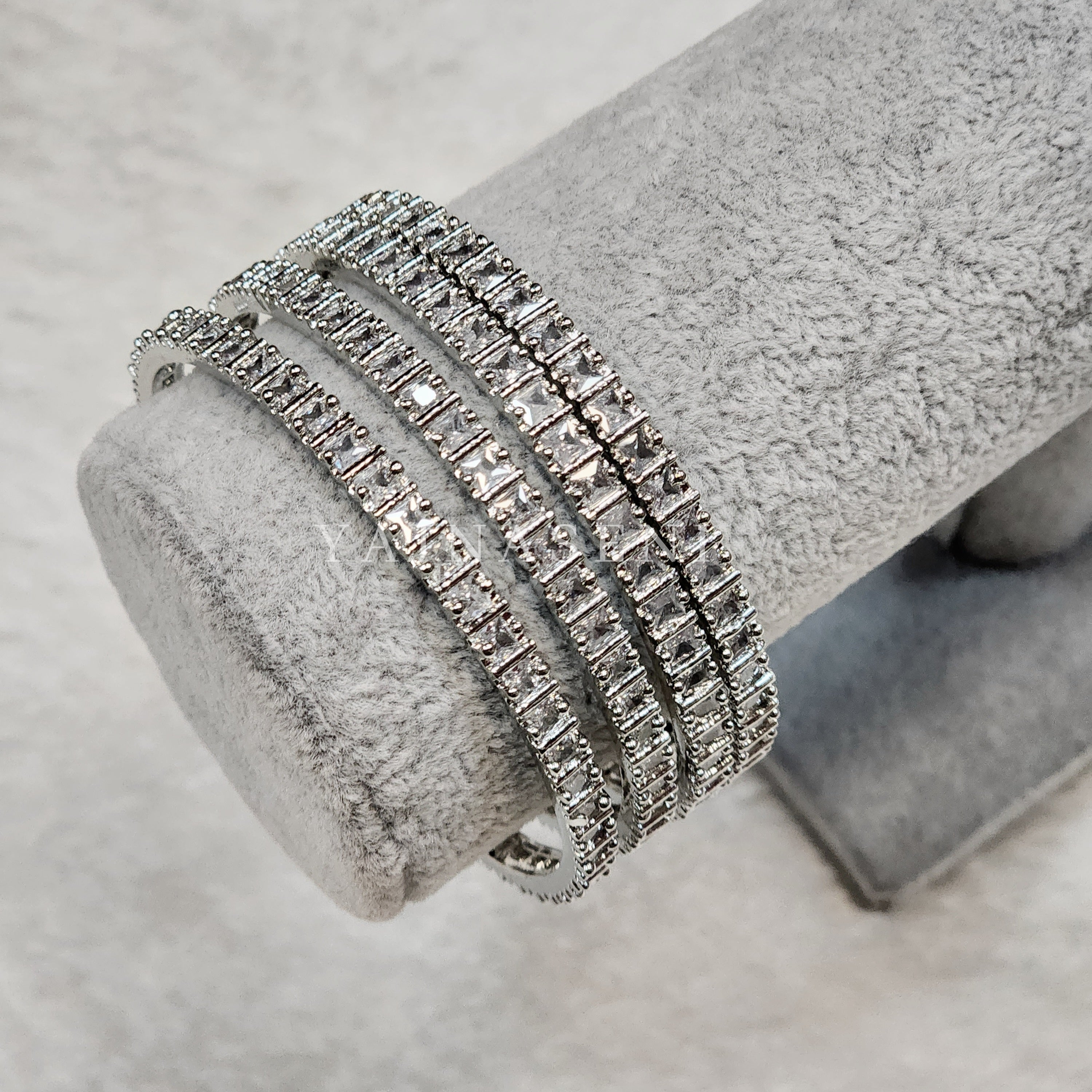 RITHVIKA - set of 4 bangles (silver)