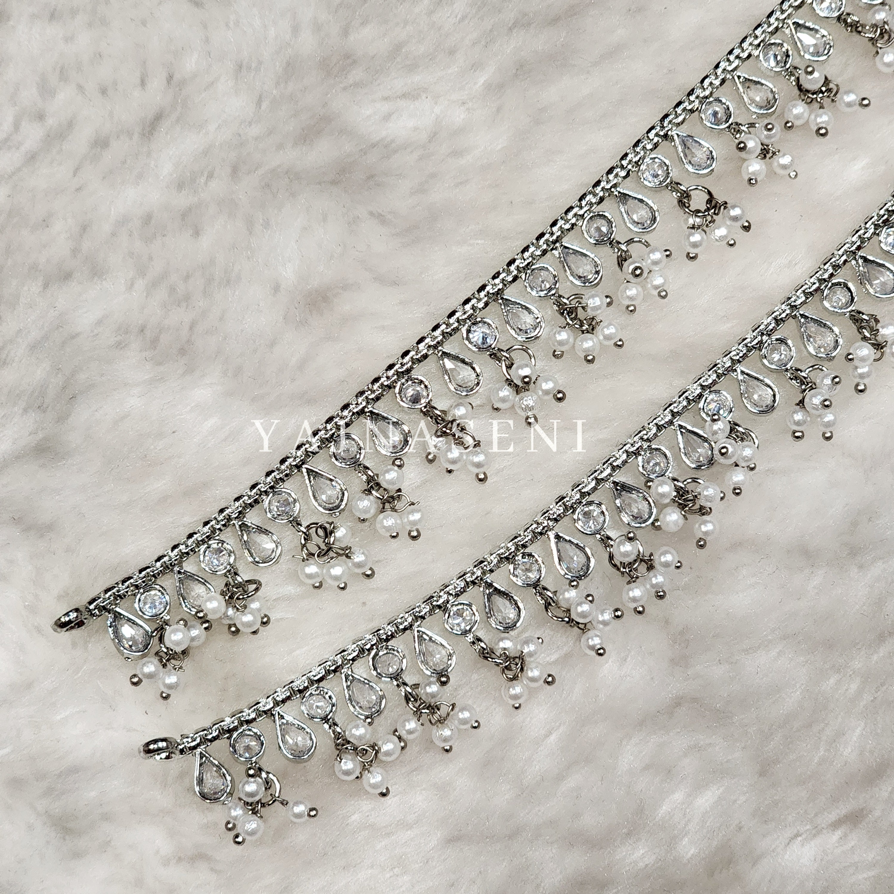 Anklet - AVANTIKA (white)