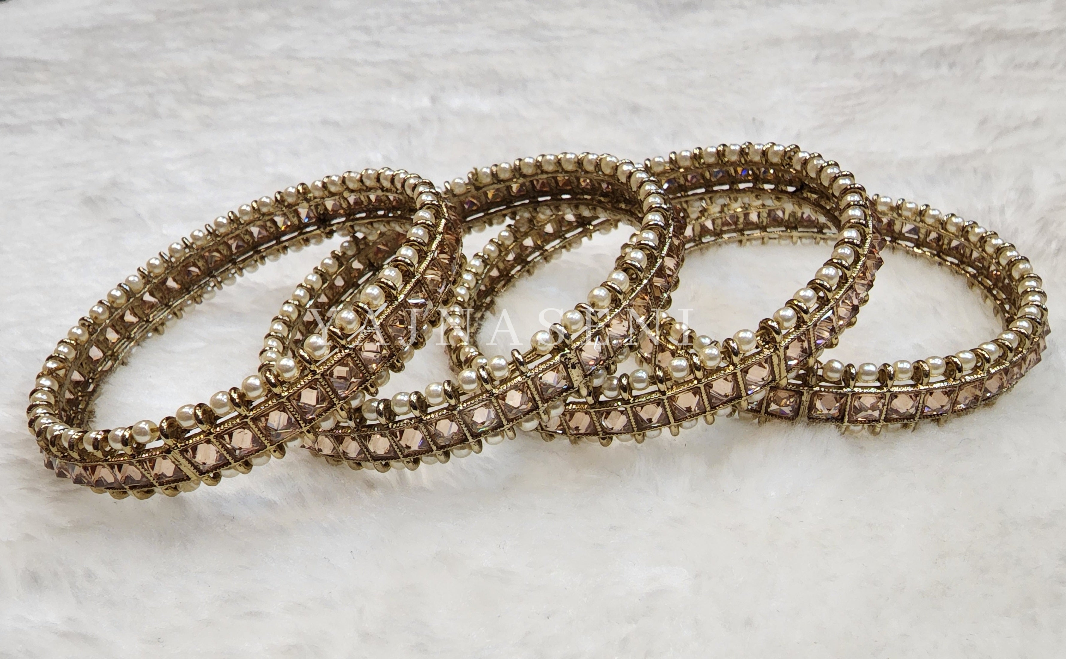 SHREYA - set of 4 bangles (champagne)