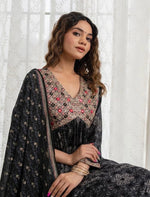 Load image into Gallery viewer, Naira cut kurti set - AASHVIKA
