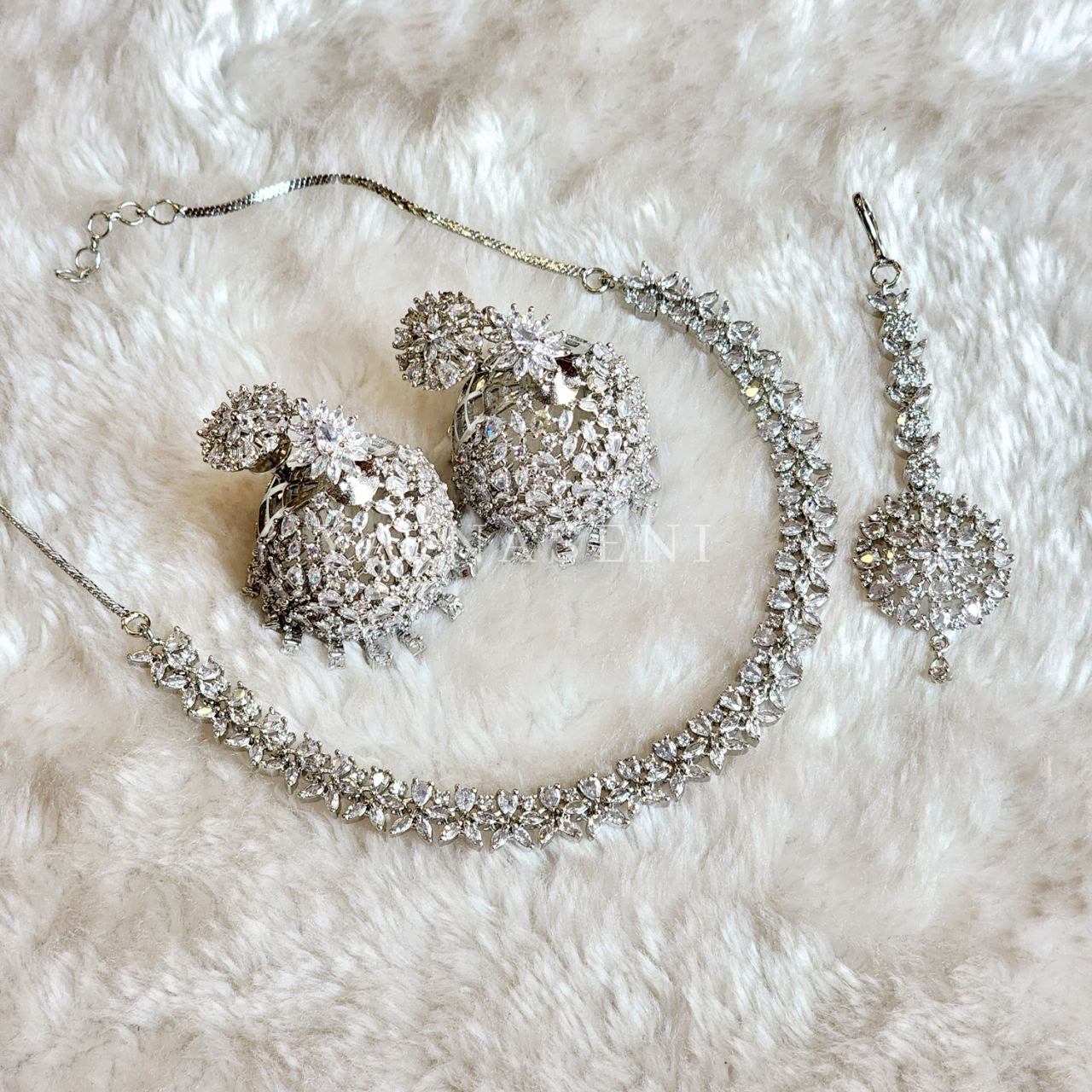 NIMISHA (silver)