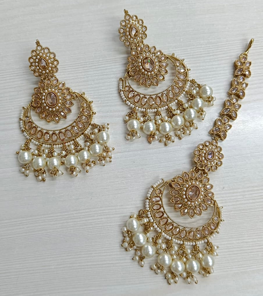 SONEETA earrings + tikka (white)
