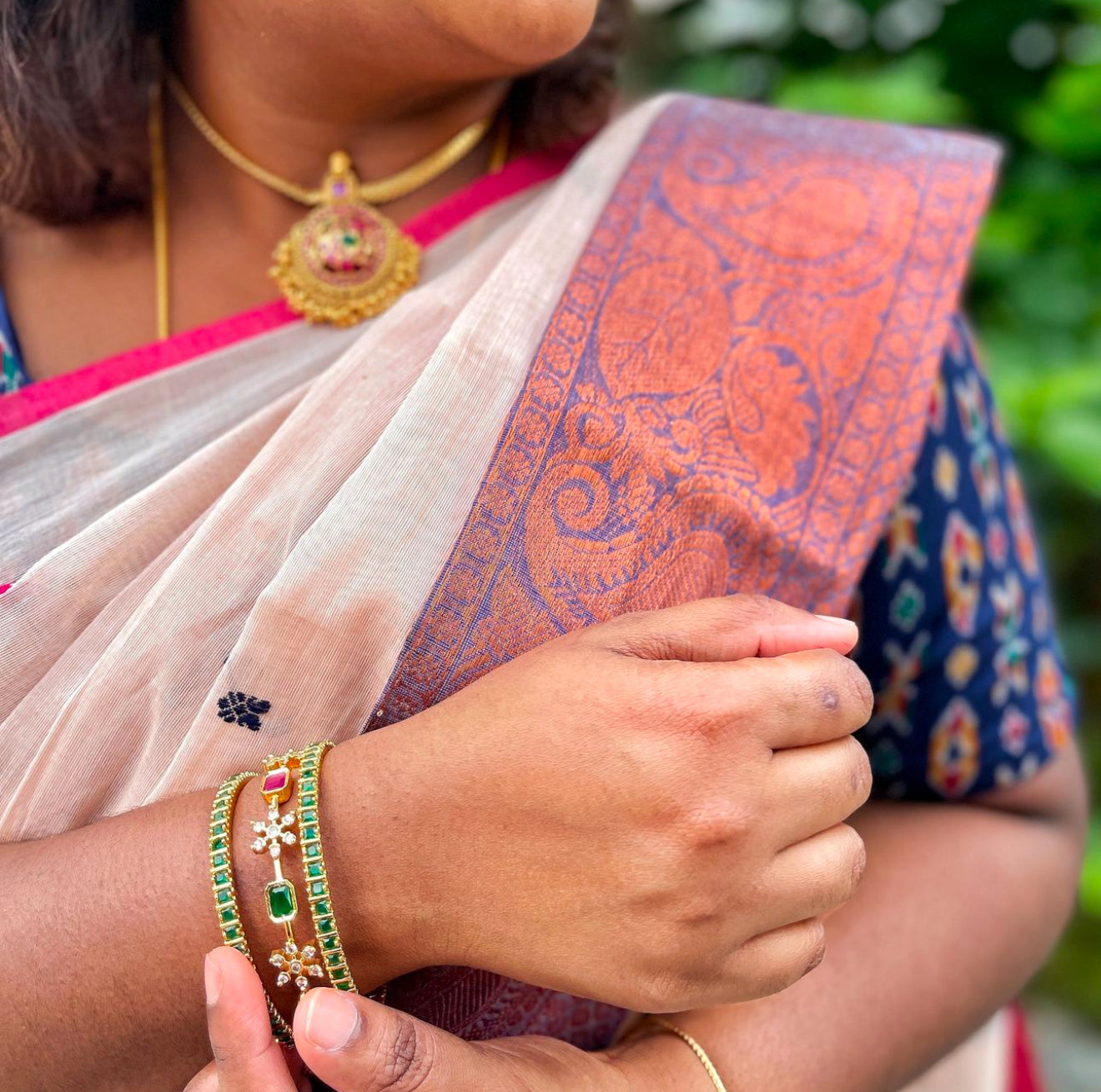 AARVI - pair of bangles