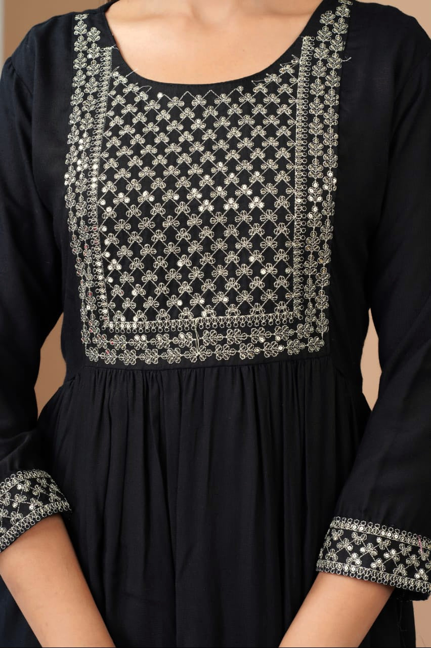 ASHA [M / 38] - Naira cut kurti set