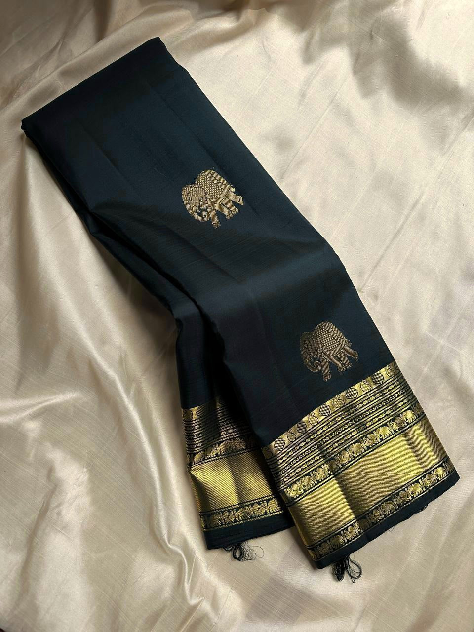 TIMBER DYNASTY - Pure Kanjivaram Silk Saree with Gold Zari