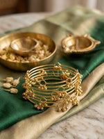 Load image into Gallery viewer, NOOR - set of 8 bangles (Gold)
