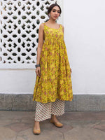 Load image into Gallery viewer, SAVI [XL / 42] - Flared kurti set
