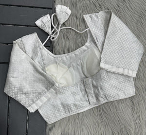White : Readymade blouse [AVNI]