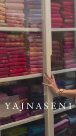 Load and play video in Gallery viewer, Violette - Pure Kanjivaram Silk Saree with Gold Zari
