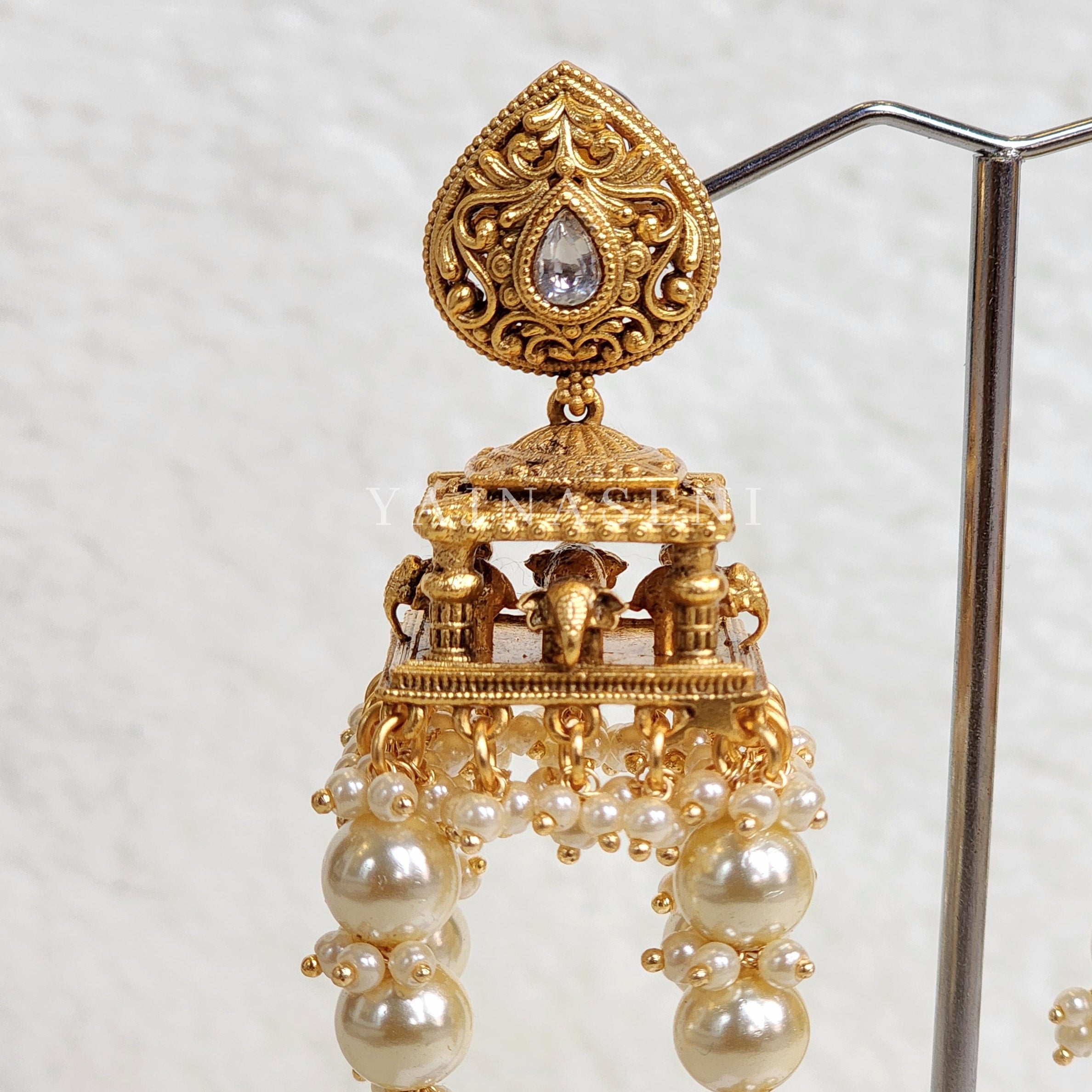 JIYANA earrings (Pearl)