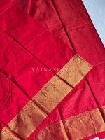 Load image into Gallery viewer, Vaira oosi x Checkered Saree - Rani
