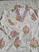 Load image into Gallery viewer, MAANASI [2XL/44] - Straight Cut Kurti Top
