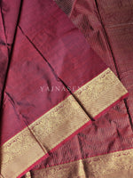 Load image into Gallery viewer, Vaira oosi x Checkered Saree - Deep Maroon
