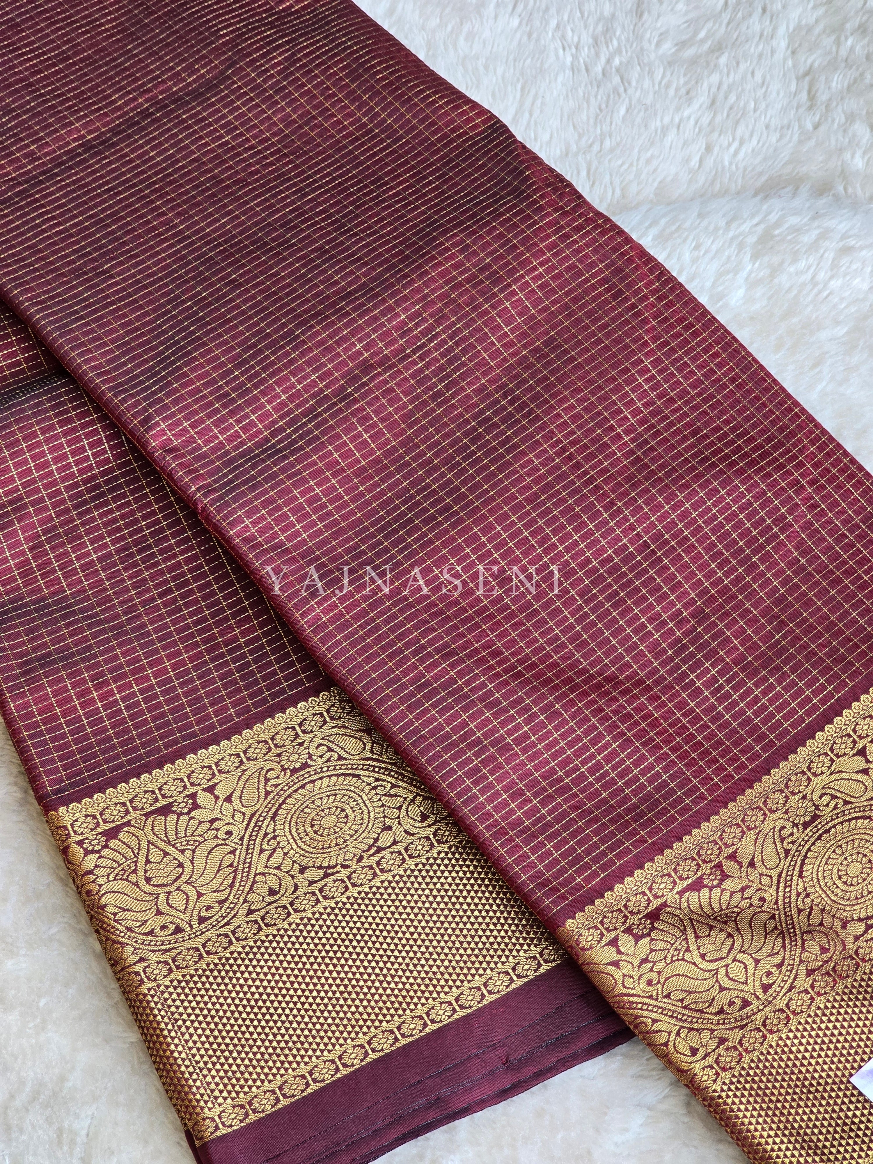 Vaira oosi x Checkered Saree - Wine