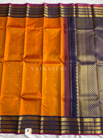 Load image into Gallery viewer, AMBER &amp; AURA - Pure Kanjivaram Silk Saree with Gold Zari
