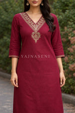Load image into Gallery viewer, SAHANA [L/40] - Straight Cut Kurti Top
