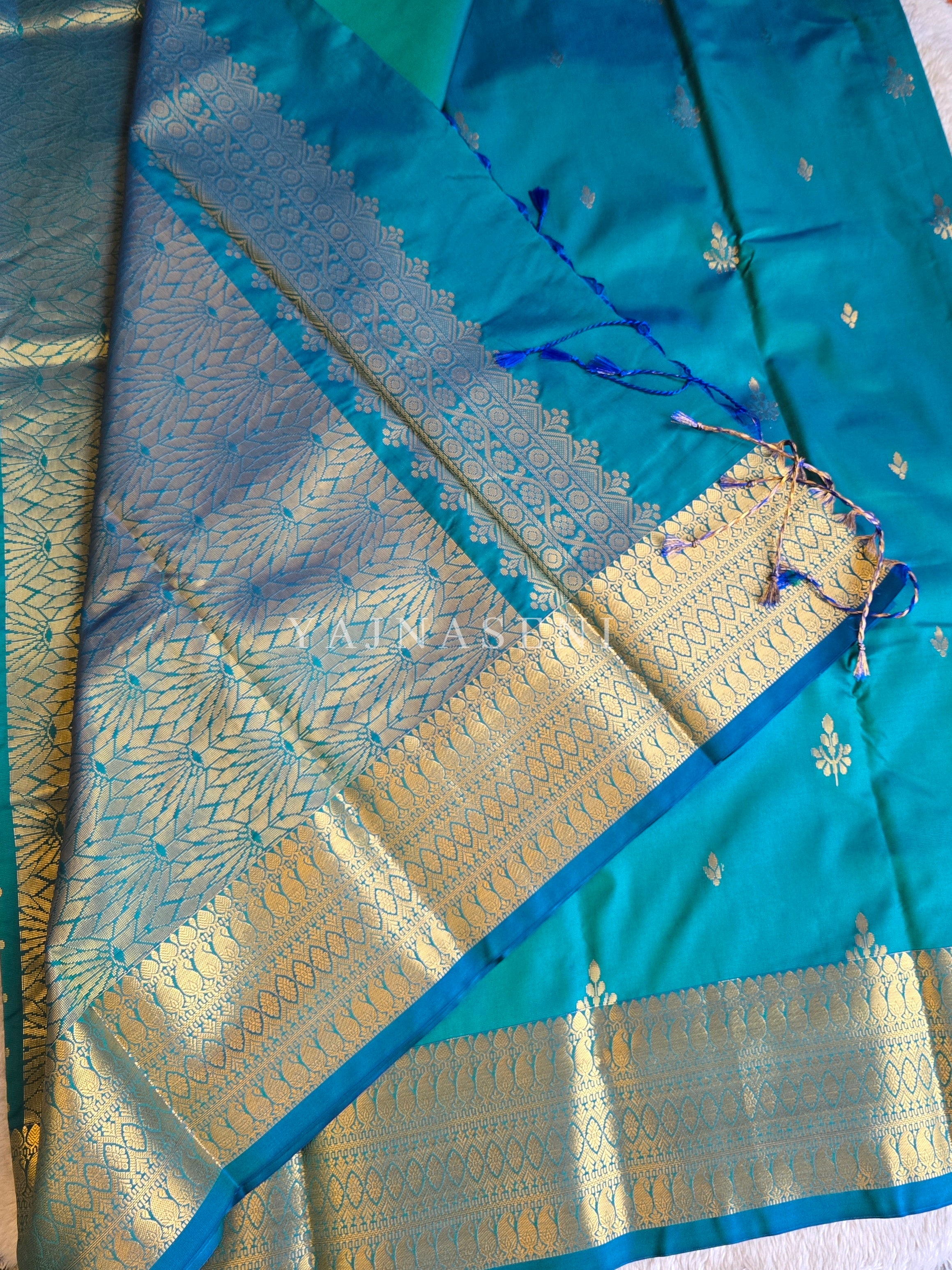 Dainty Motifs x Semi Soft Silk Saree - Peacock