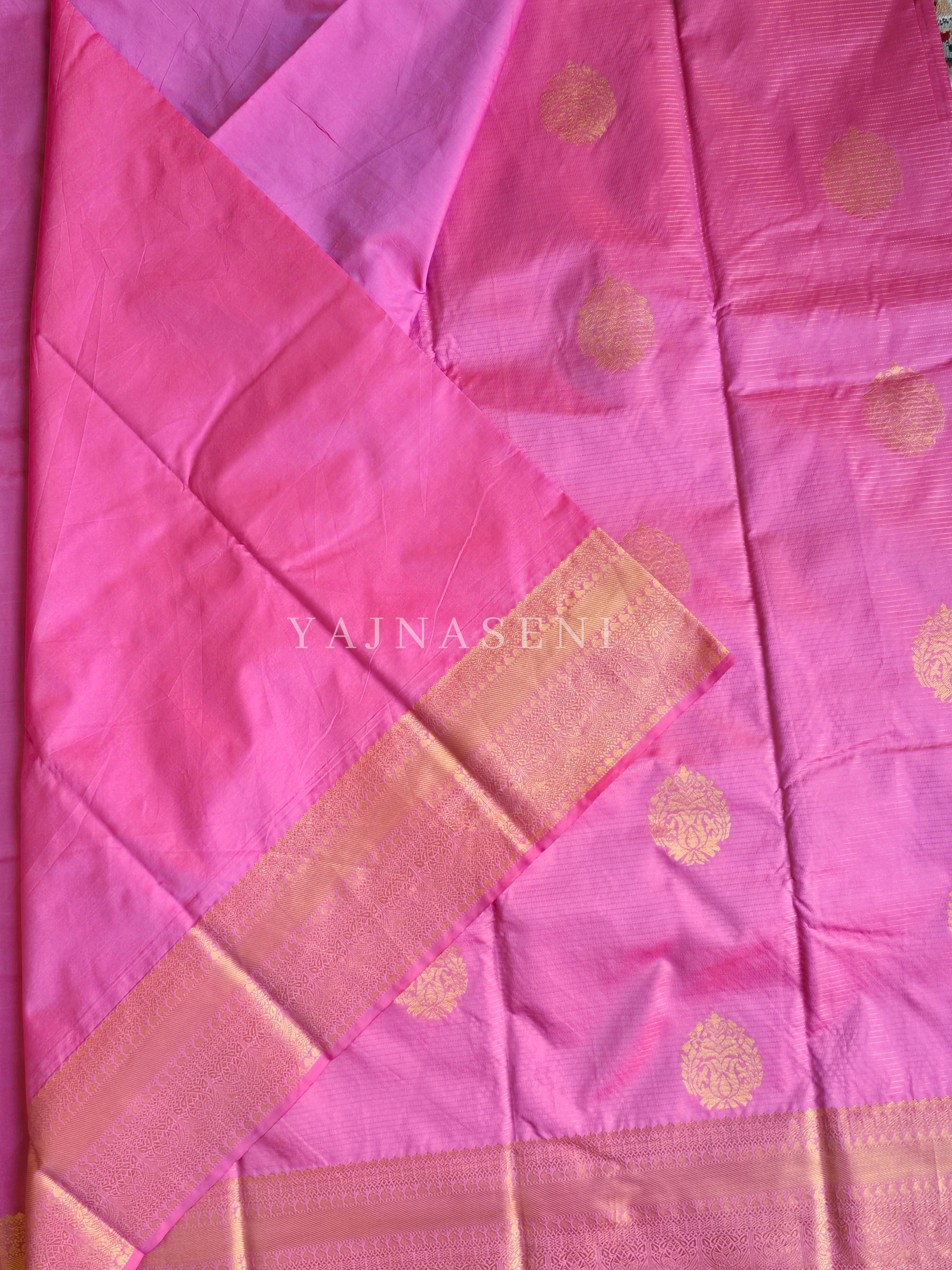 Vaira oosi x Motifs Saree - Pink