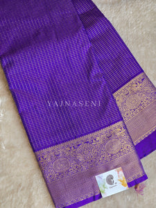 Vaira oosi x Checkered Saree - Violet Blue