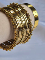 Load image into Gallery viewer, TRISHNA - set of bangles (Bronzegold)

