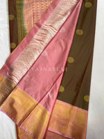 Load image into Gallery viewer, Kanchipuram Semi Silk Saree - Green [Dual Tone] x Pink
