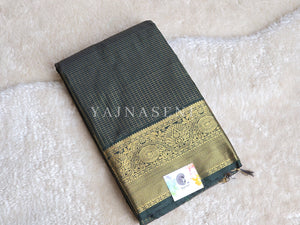 Vaira oosi x Checkered Saree - Timber Green