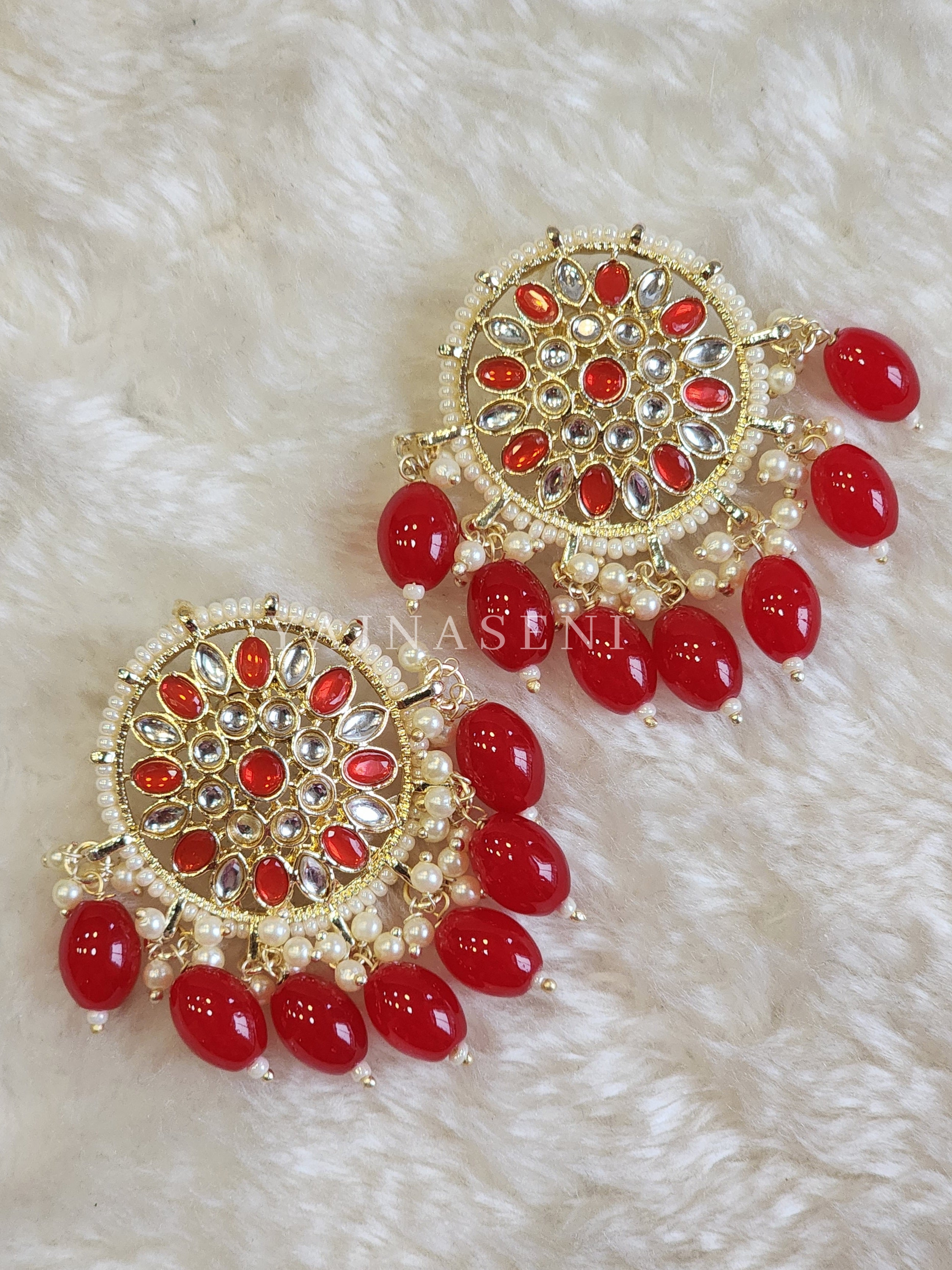 MADONNA studs (red)