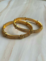 Load image into Gallery viewer, VAIRALAKSHMI - pair of bangles
