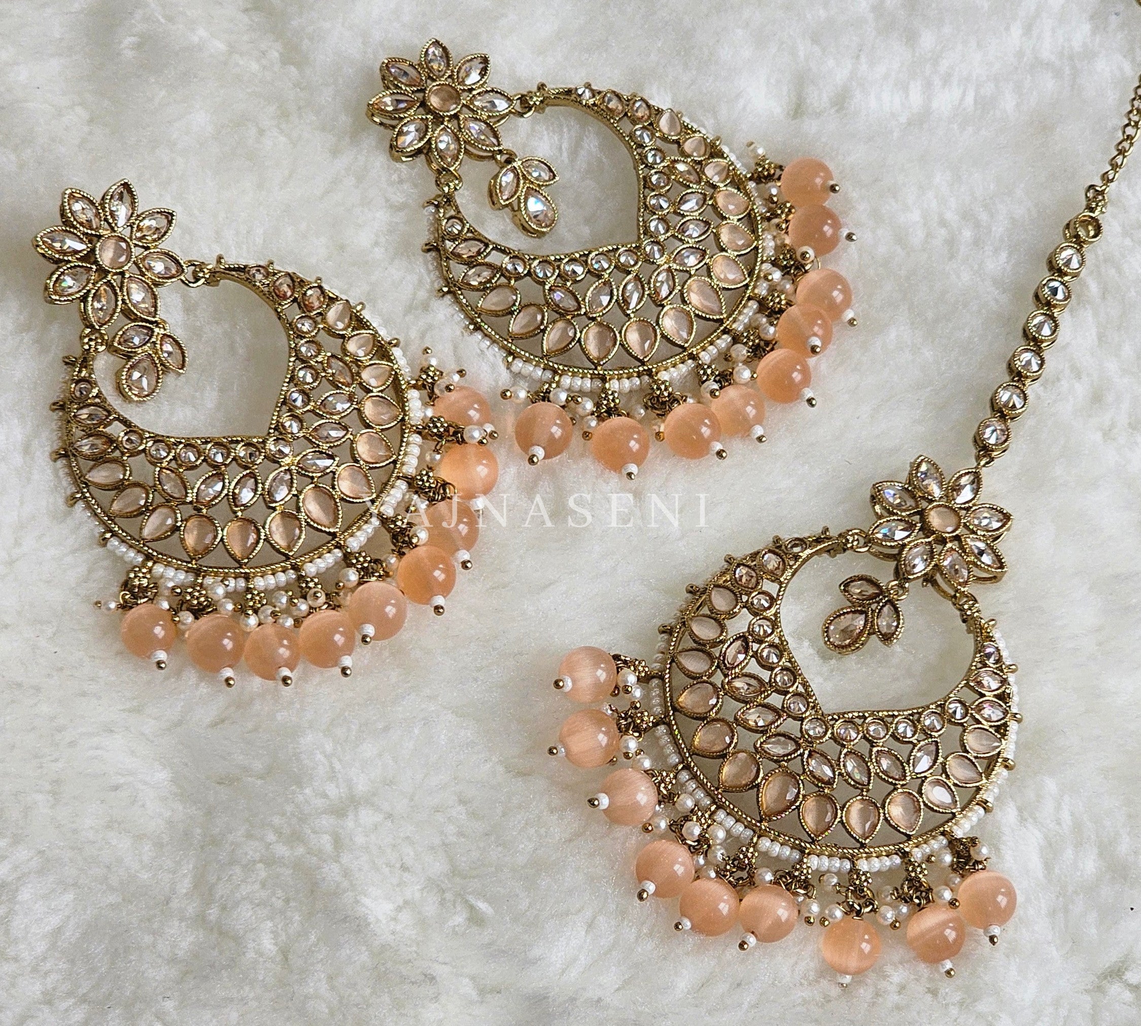 AASHVIKA necklace (pastel orange)