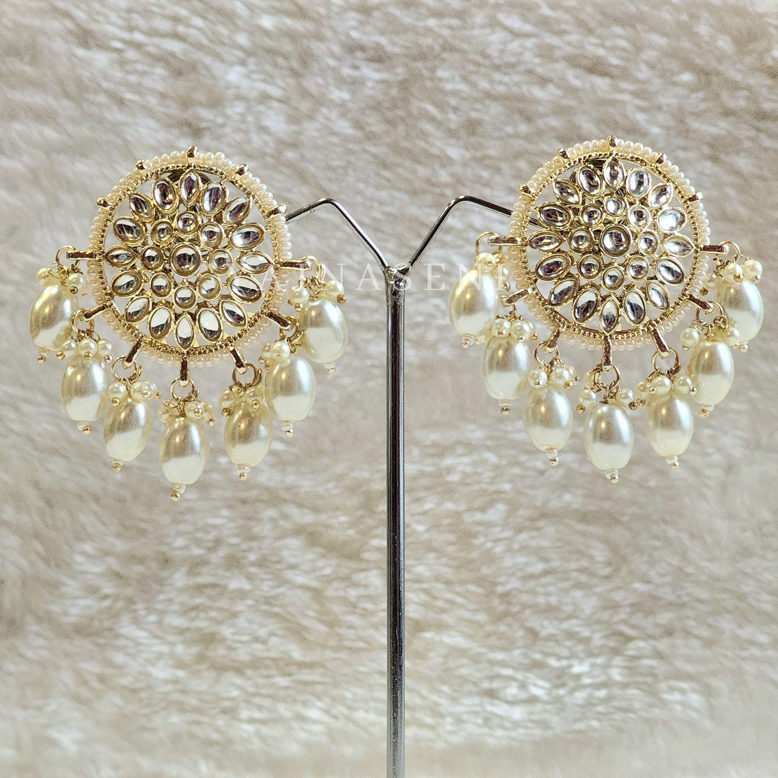 MADONNA studs (white)