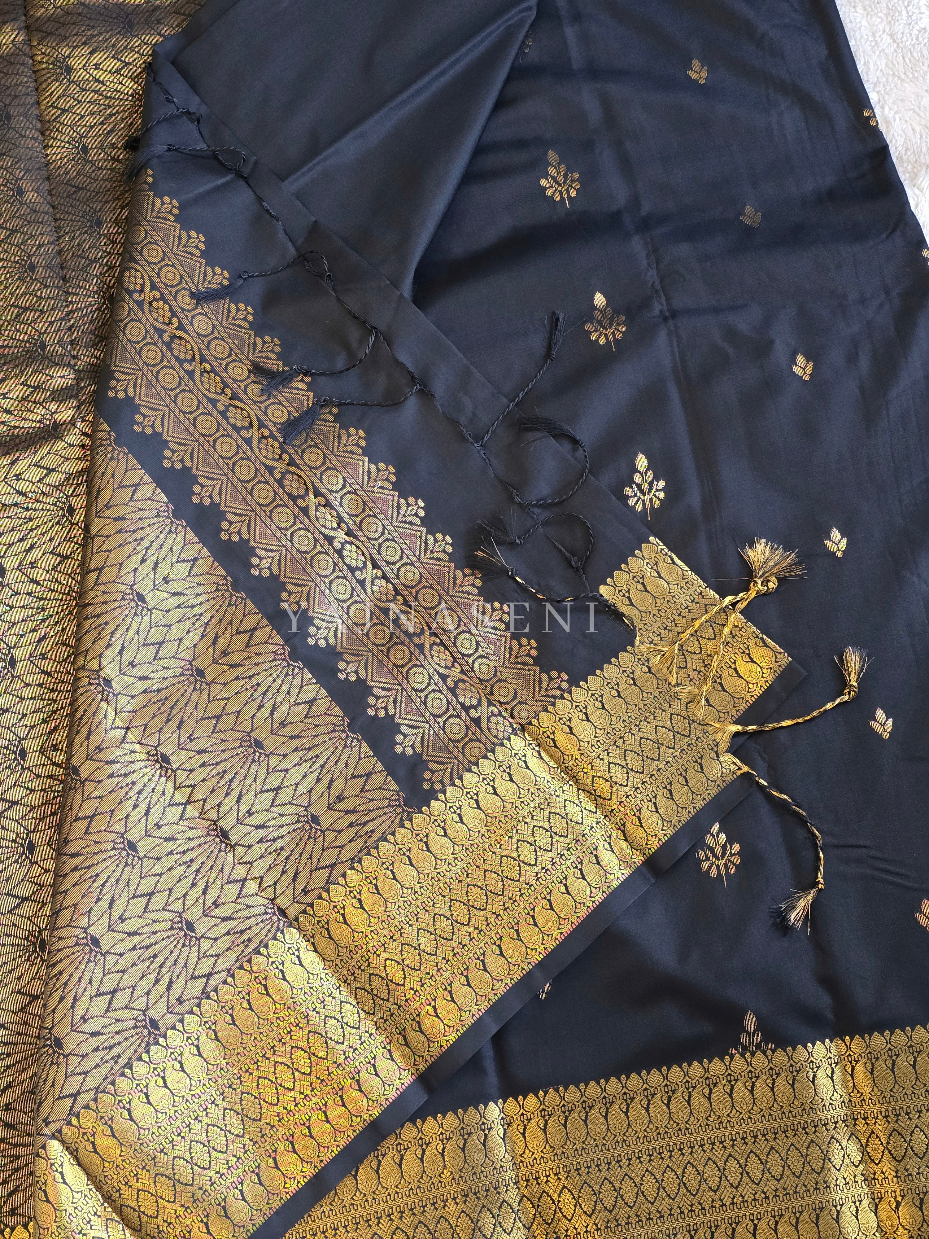 Dainty Motifs x Semi Soft Silk Saree - Black