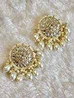 Load image into Gallery viewer, MADONNA studs (white)
